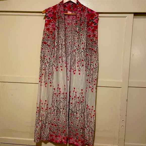 Flirty Pink Tops - Like New Flirty Pink Sleeveless, Lightweight, Long, Open Front Tunic Cardigan